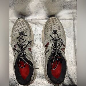 New Balance Men's Athletic Shoes - Gray and Red